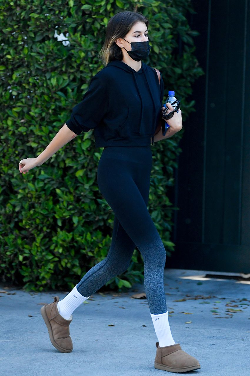 Kaia Gerber Found a New Way to Wear Leggings and Uggs – Outlet119